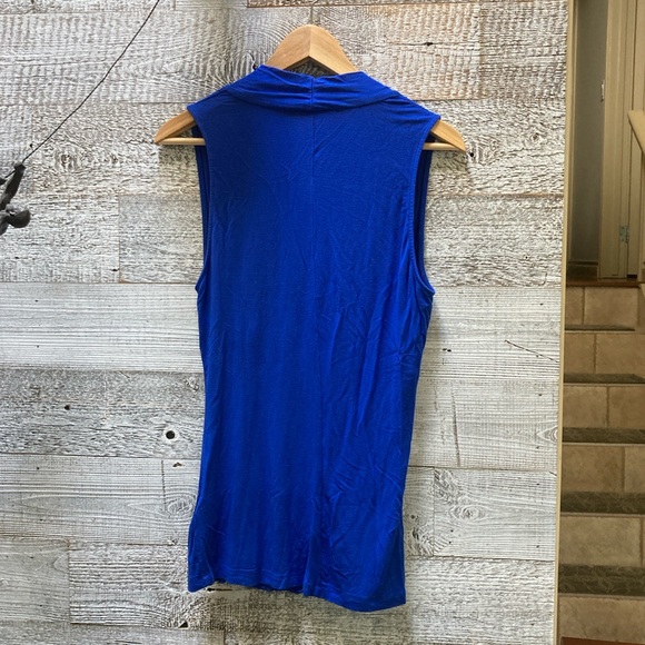 Kenneth Cole New York | Faux-Wrap V-Neck Sleeveless Top - L, Royal Blue - Picture 3 of 7